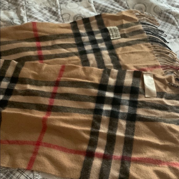Burberry Classic Check Scarf in Camel - Picture 2 of 6